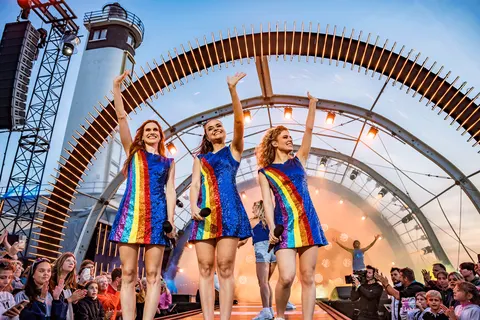 K3 treedt voor het eerst op tijdens Canal Pride in Amsterdam