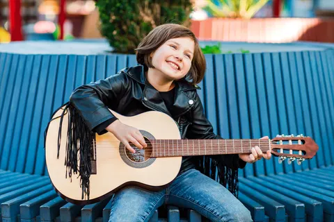 Gitaar leren spelen voor kinderen: leuk, leerzaam en verrassend veelzijdig